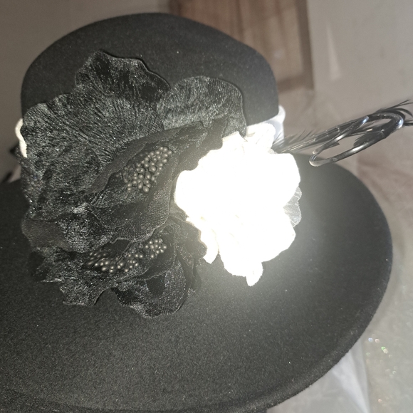 Special occasion wool hat - Picture 3 of 4